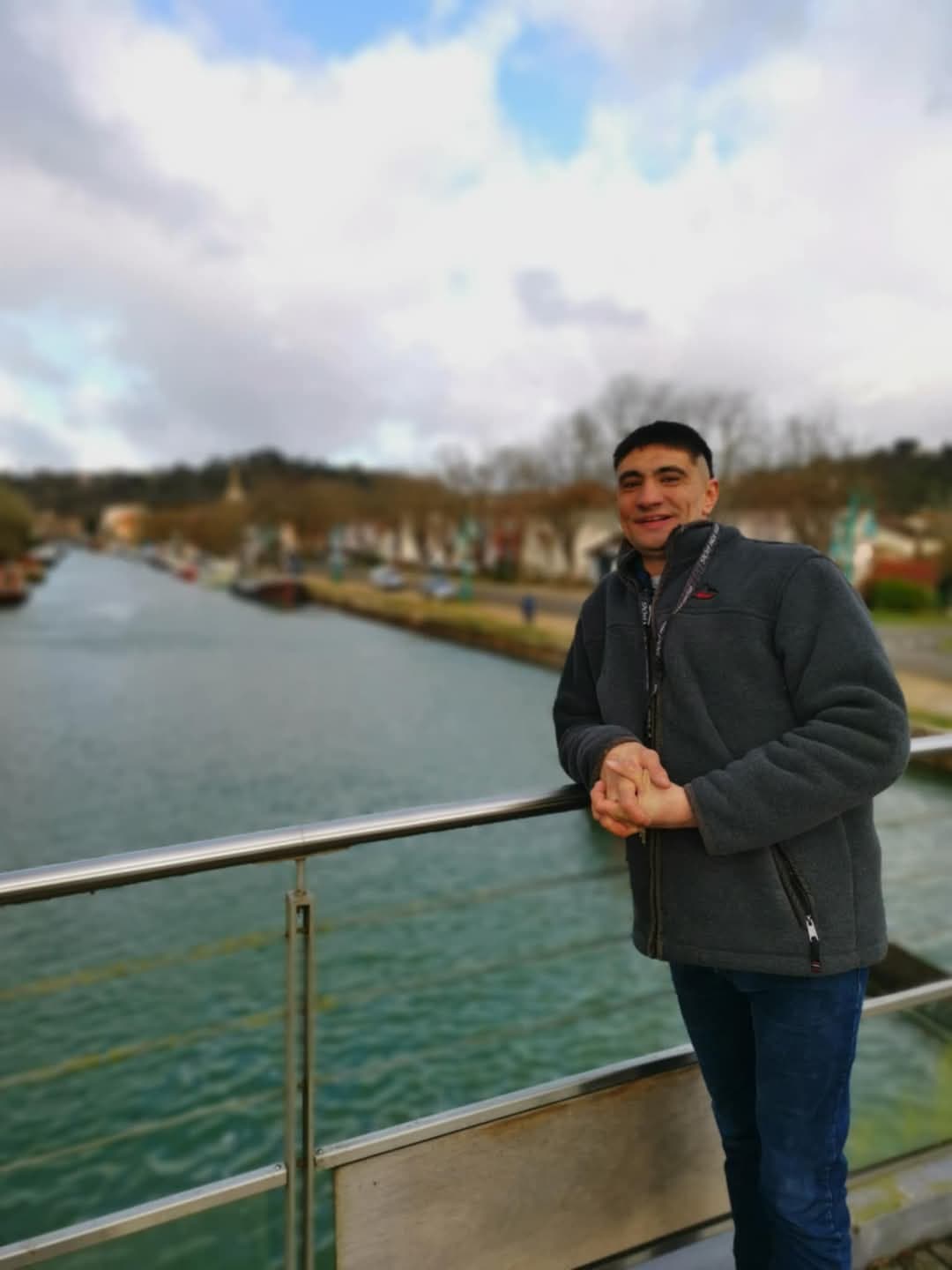 Profil de Cédric, 32 ans, Rencontre Asiatique à Rüfenach AG (Argovie)