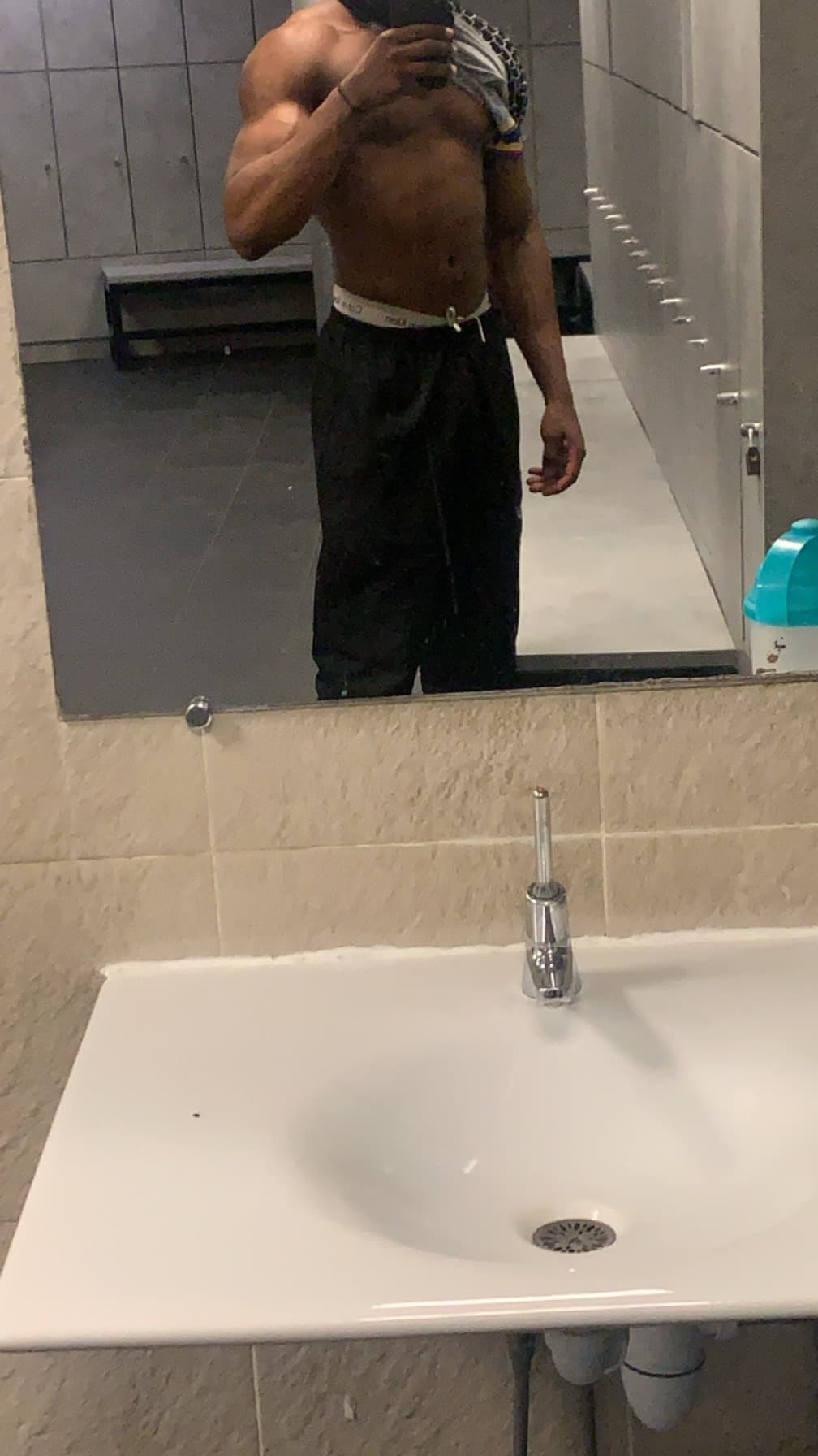 Ugo - Rencontre Asiatique à Bürglen OW Profil de Ugo, 44 ans, Rencontre Asiatique à Bürglen OW (Obwald)