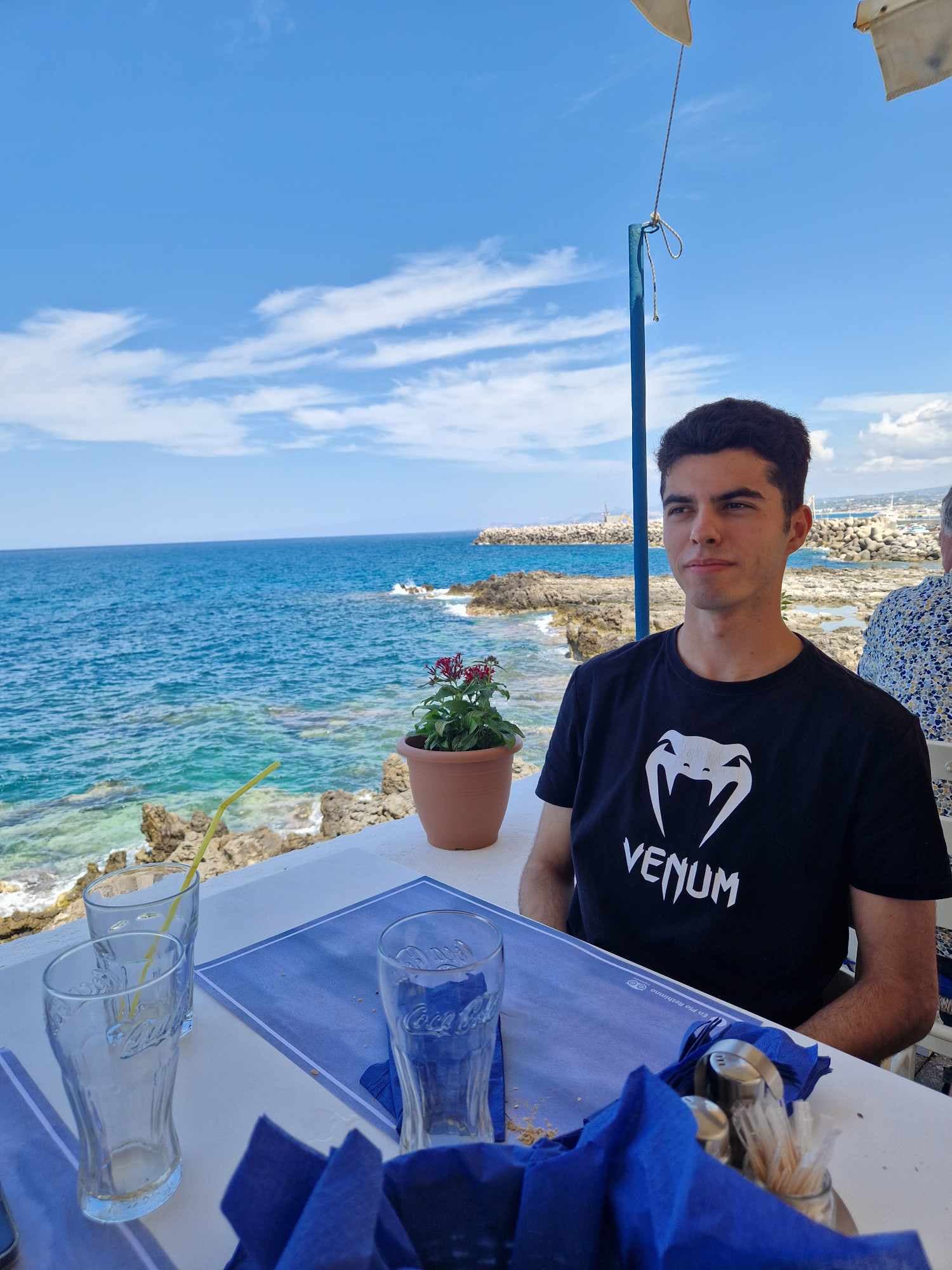 Yacine - Rencontre Asiatique à Grattavache Profil de Yacine, 24 ans, Rencontre Asiatique à Grattavache (Fribourg)